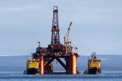 ‘Sheer fantasy’ to claim draining North Sea oil would would cut bills – experts