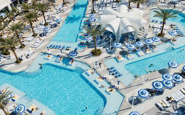 Deluxe hotels in Miami and Las Vegas to put on your bucket list