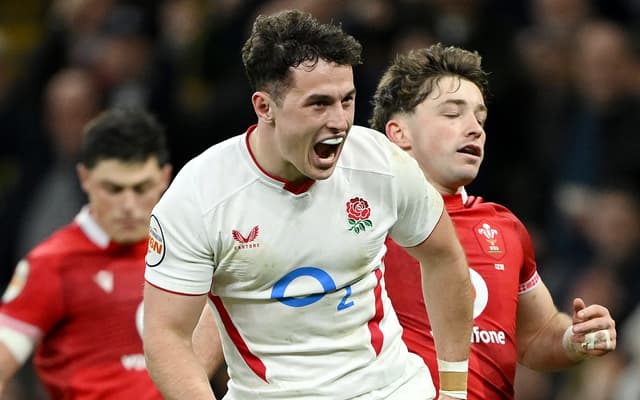 Arundell scores hat-trick as England demolish Wales in Six Nations