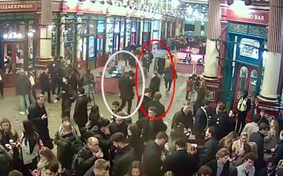 Moment undercover police swoop on bag thieves preying on City drinkers