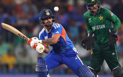 India cruise to win over rivals Pakistan in T20 World Cup grudge match