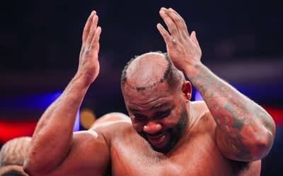 Boxer Jarrell Miller has wig PUNCHED OFF during fight in viral moment