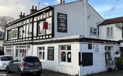 Hotel owned by ex-mayor had 'immigration offenders in every room'